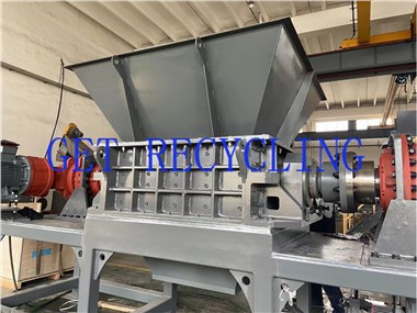 Sjeckalica s dvije osovine za krutu plastiku